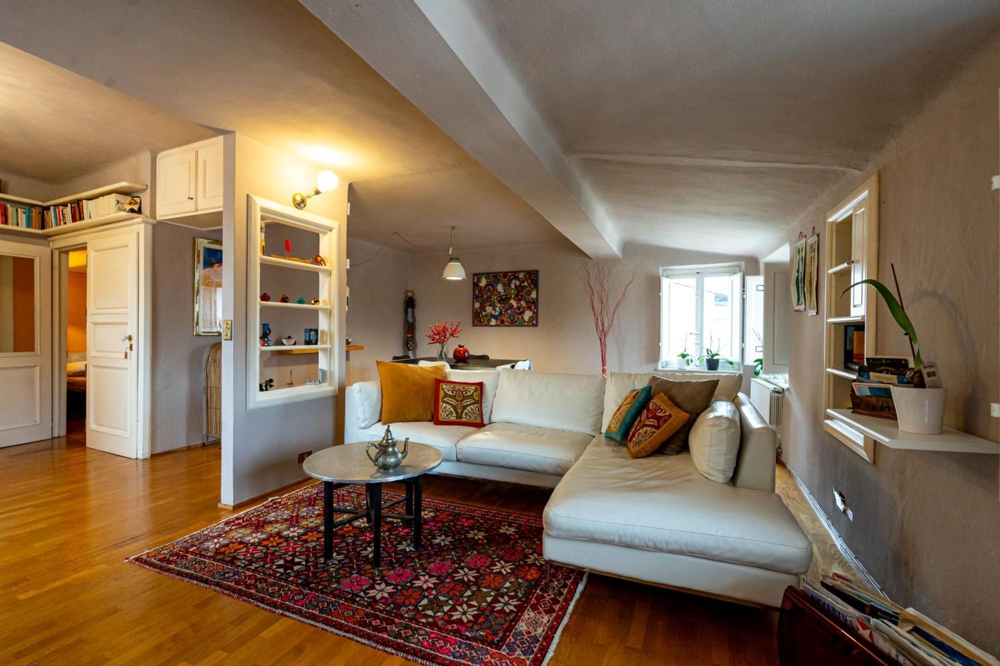 Cozy With A View On The Walls *
